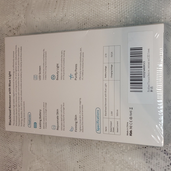 Black head remover with blue light.  Brand new - Picture 2 of 4
